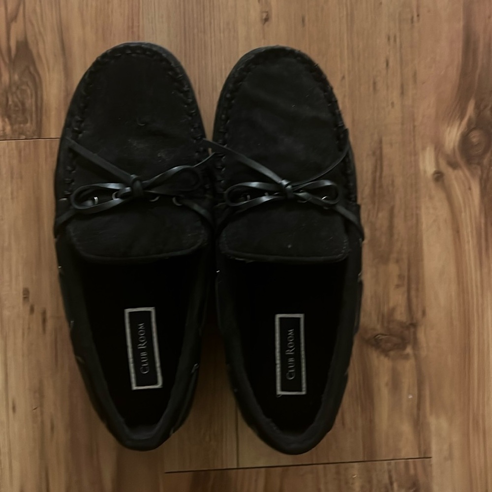 New men’s moccasin slippers size 6/7